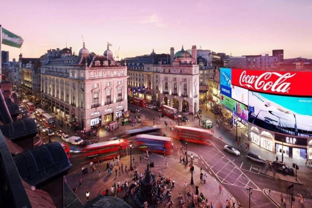 Spacious Apartment In Piccadilly Sleep 6 Vrb London Eksteriør bilde