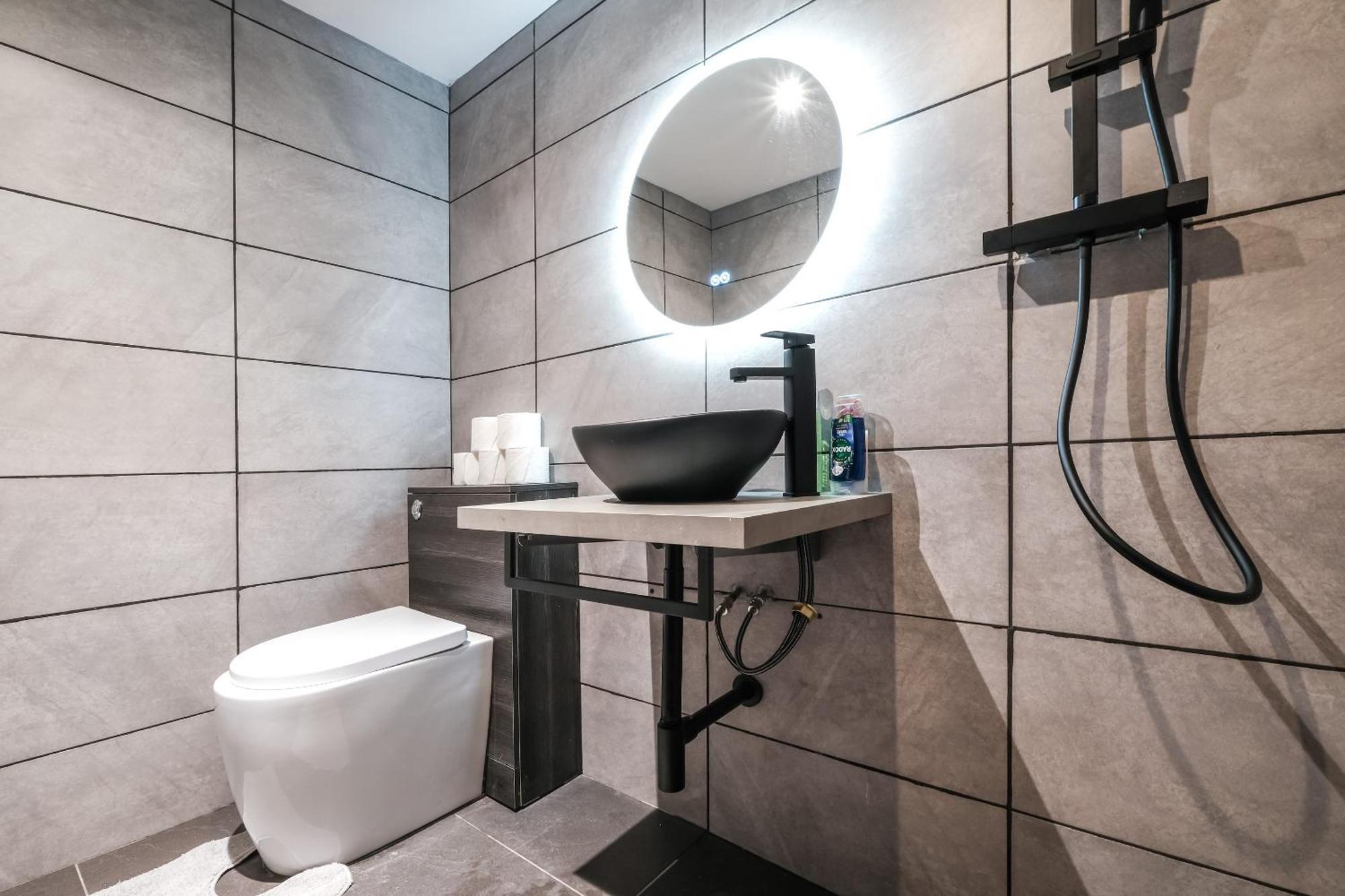 Spacious Apartment In Piccadilly Sleep 6 Vrb London Eksteriør bilde
